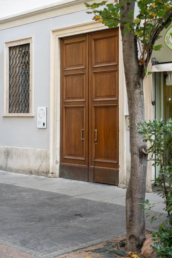 Varese Suites 外观 照片