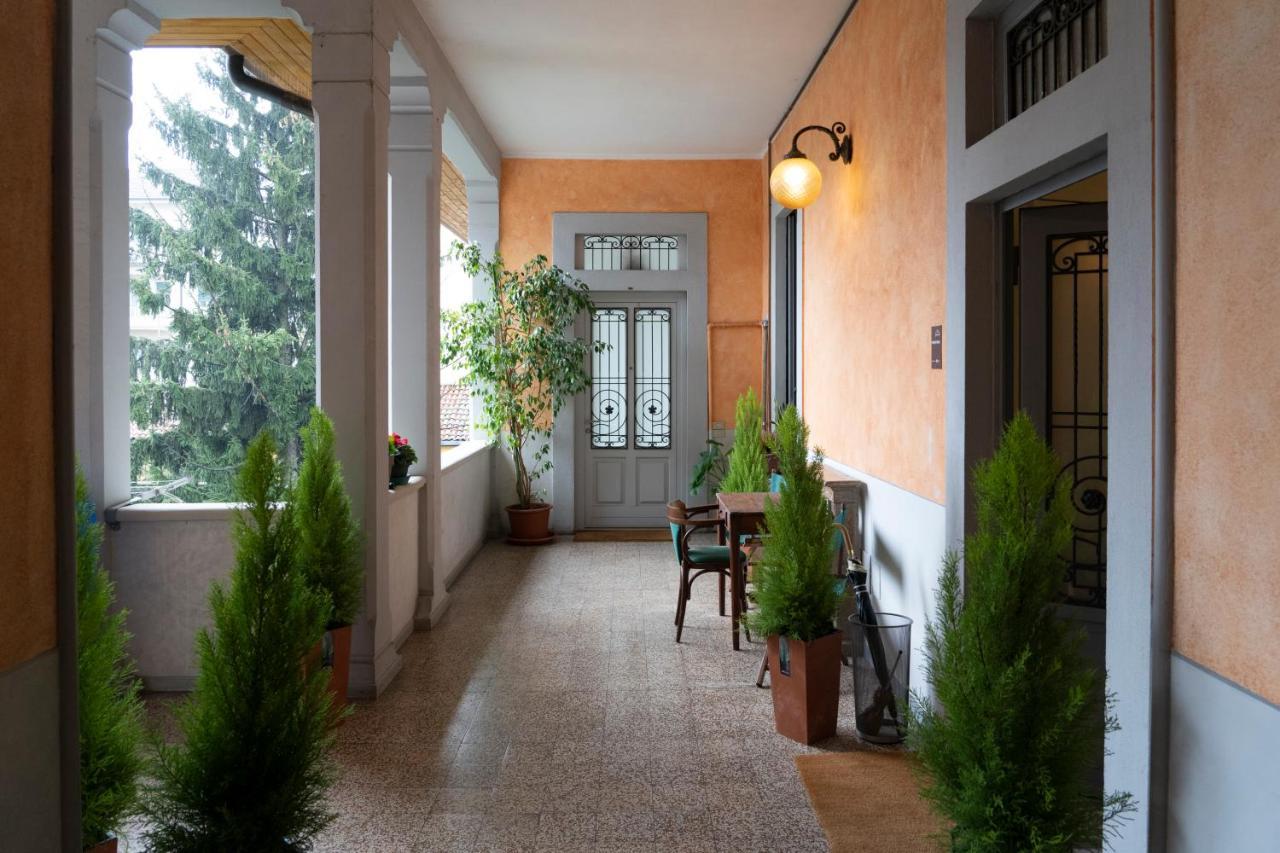 Varese Suites 外观 照片